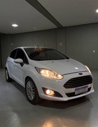 FORD FIESTA 1.6 TITANIUM HATCH 16V FLEX 4P POWERSHIFT